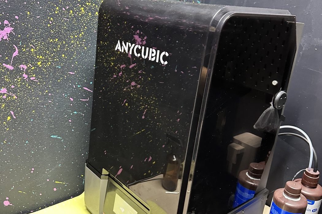 Imprimanta cu rășină Anycubic Photon M7 Max din atelierul Sanel Factory